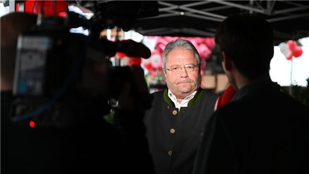 Bedröppelte Mienen bei der ÖVP (im Bild: der Abgeordnete Franz Hörl):  Die Konservativen verlieren in Tirol wohl zweistellig.