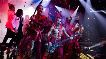 Begeisterung nach dem Sieg beim ESC-Vorentscheid: Die Metal-Band Lord of the Lost mit Bassist Class Grenayde alias Klaas Helmecke (Mitte).