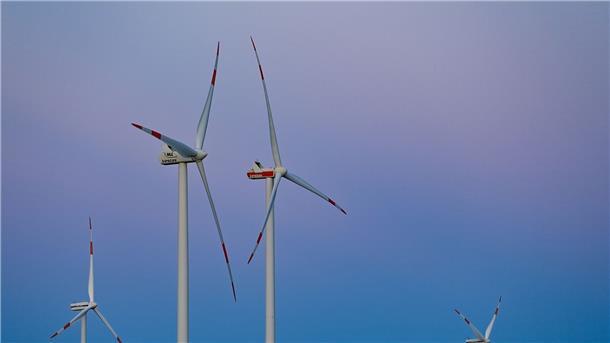 Vestas-Beschäftigte erneut in fünftägigem Streik Bei dem Windanlagenbauer Vestas Deutschland arbeiten nach früheren Angaben 1700 Menschen.