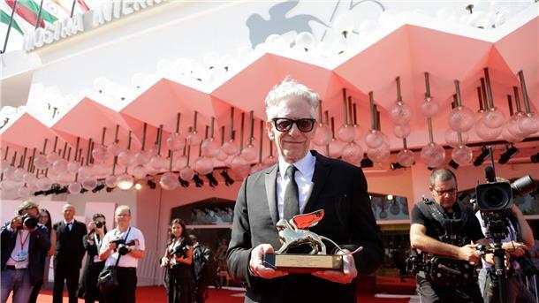 Bei den Filmfestspielen in Venedig hat David Cronenberg den Goldenen Ehrenlöwen für sein Lebenswerk erhalten.