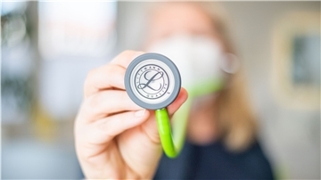 Bei den Hausärzten sind die Bronchitis-Diagnosen zurückgegangen. Die Hygieneregeln reduzieren Infektionen allgemein.