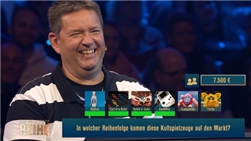 Ein Kandidat in einer TV-Quizshow. Butjadingens Bürgermeister Axel Linneweber hat bei „Die perfekte Reihe" mitgemacht.
