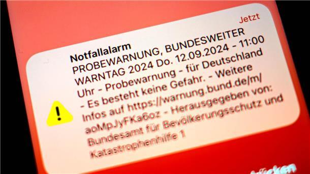 Niedersachsen zieht erste positive Bilanz zu Warntag Bei der Probewarnung schrillten um 11.00 Uhr unter anderem bundesweit Handys.