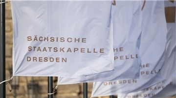Bei der Sächsischen Staatskapelle Dresden gibt die finnische Dirigentin Susanna Mälkki an diesem Sonntag ihr Debüt.