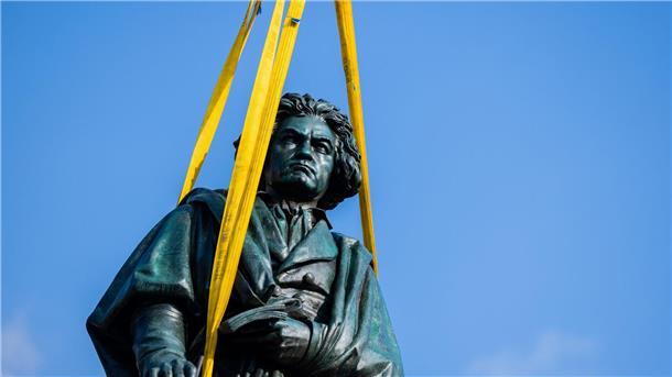 Bei der Uraufführung seiner neunten Sinfonie am 7. Mai 1824 in Wien war Beethoven selbst anwesend.