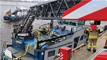 Feuerwehr auf Schiff
