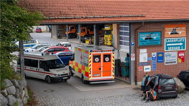 Drei Männer sterben bei Arbeiten an Kanalsystem Bei einem Arbeitsunfall in einer Entsorgungsfirma in Oberbayern sind drei Männer in einem Kanalsystem ertrunken.
