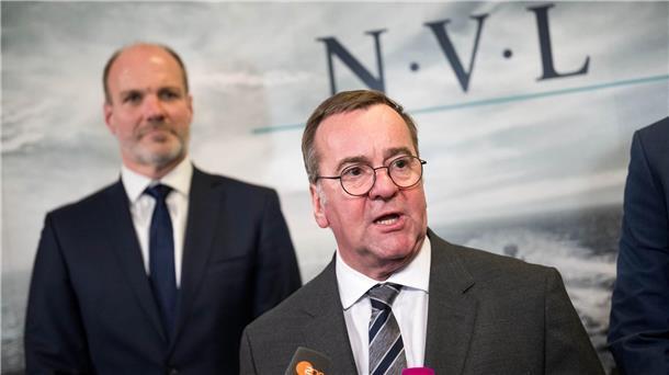 Pistorius: Marine braucht modernste Schiffe Bei einem Besuch bei der NVL Group in Bremen hat Verteidigungsminister Boris Pistorius (SPD) die Bedeutung einer gut ausgestatteten Marine betont.