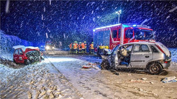 Bei einem Frontalzusammenstoß auf schneeglatter Straße ist ein 71 Jahre alter Mann im Landkreis Schwäbisch Hall ums Leben gekommen.