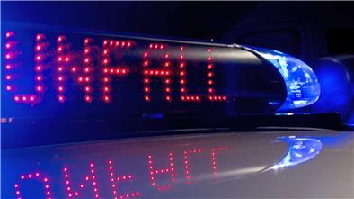 Bei einem Unfall zwischen Hiddingen und Drögenbostel ist am Sonntag ein Mann getötet worden.