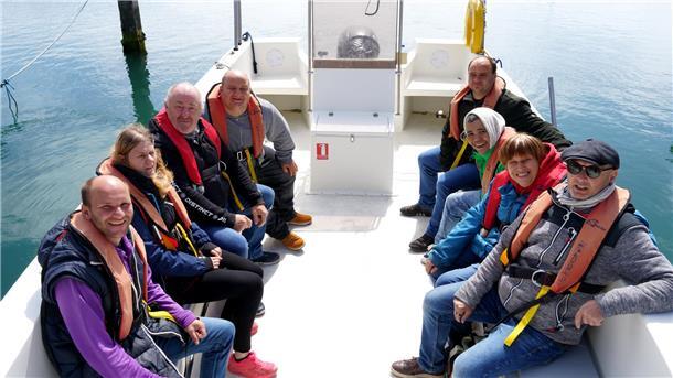 Bei einer Bootstour hatte die Gruppe aus dem Ambulanten Wohnen der Lebenshilfe Bremervörde/Zeven viel Spaß.
