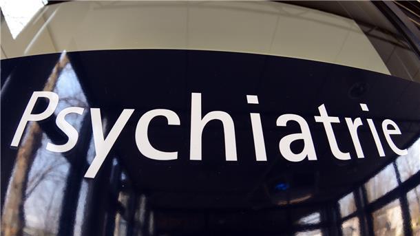 Das Schild einer Psychiatrie. 