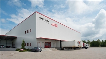 Bei Jöllenbeck in Weertzen geht es weiter: Das insolvente Unternehmen, das 1974 als Produzent von Aluminiumkoffern begann, wird von einem Logistikkonzern übernommen.