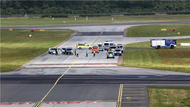 Bei Klima-Protesten am 13. Juli am Flughafen Hamburg sollen der Lufthansa-Gruppe 400.000 Euro Schaden entstanden sein.