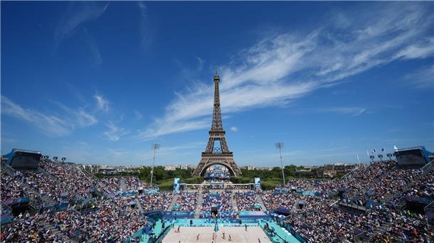 „Allez les Bleus“: Paris feiert Olympia und seine Helden Bei Olympia feiern Fans vor berühmter Kulisse ihre Sportler.