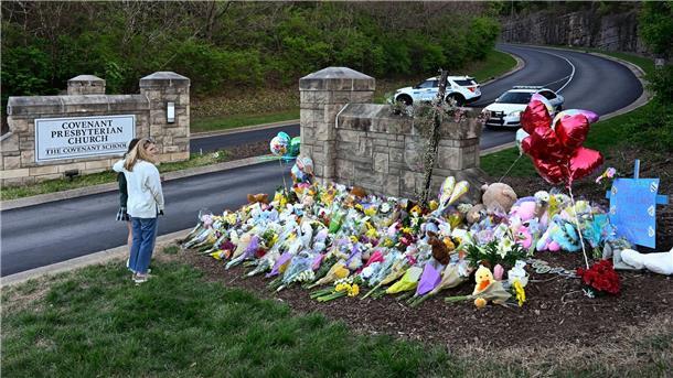 US-First Lady besucht Nashville nach Amoklauf an Grundschule Bei Schüssen an einer Grundschule in Nashville im US-Bundesstaat Tennessee sind am Montag drei Kinder und drei Erwachsene getötet worden.