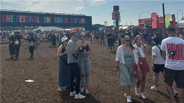 Bei strahlendem Sonnenschein reisten auch die restlichen Festivalbesucher an.