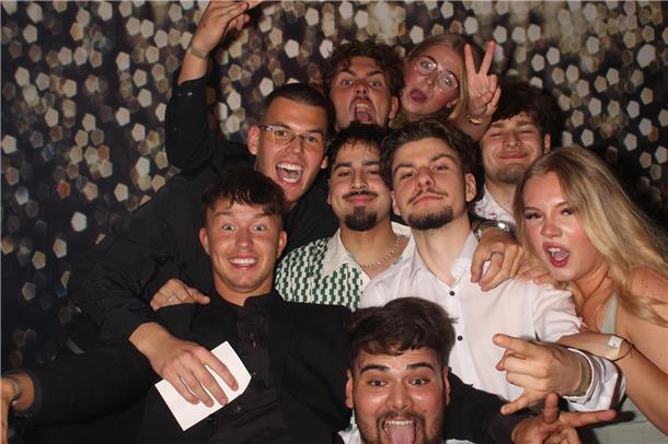 Beim Abiball am Samstag feierten die frisch gebackenen Abiturienten und Abiturie...