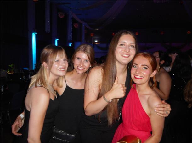 Beim Abiball am Samstag feierten die frisch gebackenen Abiturienten und Abiturie...