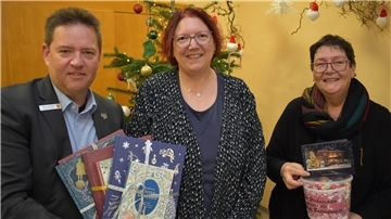 Beim Besuch im Haus Christa in Stollhamm (von links): Bürgermeister Axel Linneweber, stellvertretende Einrichtungsleiterin Bärbel Weimer und Ausschuss-Vorsitzende Martina Geberzahn.