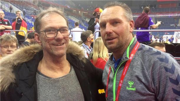Beim EM-Endspiel 2016 in Krakau traf Thomas Koch (links) seinen ehemaligen Fredenbecker Mitspieler Christian Schwarzer, der bei dem Turnier in Polen als TV-Experte im Einsatz war. Schwarzer hatte 2007 mit den deutschen Handballern bei der Heim-WM den Titel geholt.