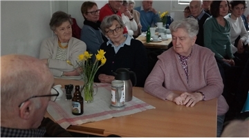Beim Erzählnachmittag hatten auch die Teilnehmer untereinander Gelegenheit zum Austausch.