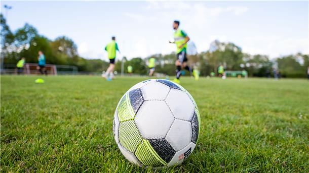 Beim FC Hagen/Uthlede kann der Ball wieder rollen.