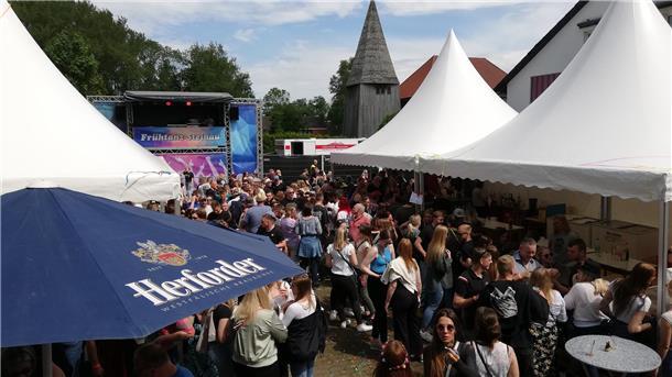 Partyszene vom Frühtanz in Steinau