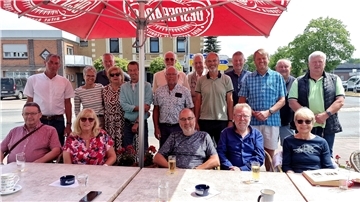 Beim Klassentreffen nach 50 Jahren war die Stimmung von Anfang an gut.
