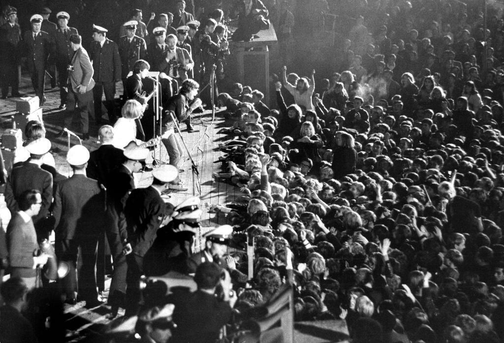 Vor 60 Jahren: Wie ein Konzert der Rolling Stones eskalierte Beim Konzert kommt es zu Ausschreitungen zwischen Fans, Ordnern und Polizei. (Archivbild)