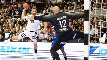 Beim Olympia-Test gegen Frankreich trifft auch Lukas Mertens.