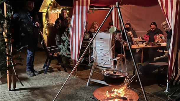 Beim „Tettenser Winterzauber“ machten es sich die Dorfbewohner gemütlich.