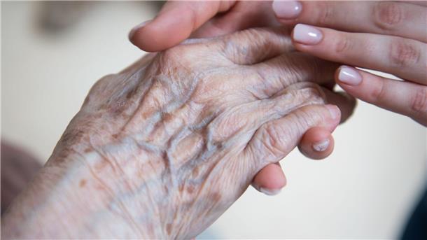 Bekannt ist, dass unter anderem Diabetes, Schlafstörungen und Depressionen zu den Risikofaktoren für Alzheimer zählen. (Symbolbild)