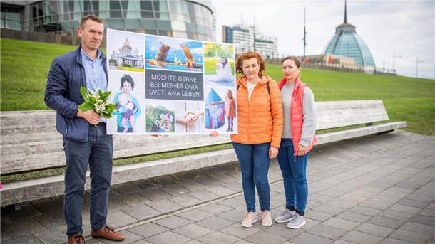Bekannte und Freunde erinnern an ihrem Geburtstag noch einmal an Ekaterina B. (von links): Alexander Kinder, Yulia Tänzer und Maryna de Boni.
