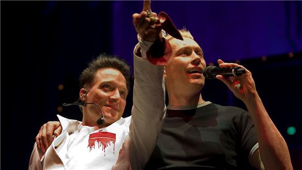 Die Ärzte sind seit 40 Jahren auf der Bühne Bela B. (l.) und Farin Urlaub von der Punkrock-Band Die Ärzte bei einem Auftritt in Dortmund.