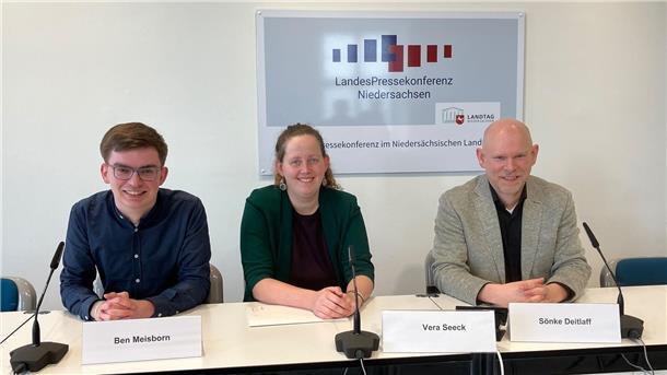 Kommission fordert Beteiligungsstrategie für junge Menschen Ben Meisborn (l-r), Vera Seeck und Sönke Deitlaff.