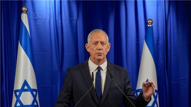 Benny Gantz verlässt Israels Regierung Benny Gantz verlässt wegen Meinungsverschiedenheiten über die Zukunft des Gazastreifens die in Israel gebildete Notstandsregierung.