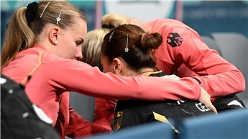 Benötigt Trost nach dem verlorenen Bronze-Duell: Tischtennisspielerin Xiaona Shan