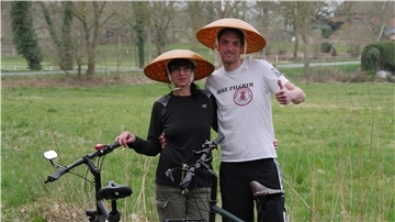 Bereit für die große Reise: Die Beverstedter Carmen Neumann und Philipp Zaunbrecher können es kaum erwarten, endlich mit ihren Fahrrädern in Richtung Japan aufzubrechen.