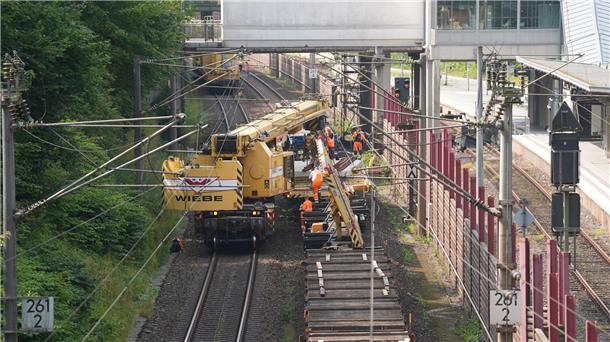 Bahn-Manager: Sanierung Hamburg-Berlin nur Zwischenschritt Bereits im vergangenen Jahr wurde an der Bahnstrecke zwischen Berlin und Hamburg gebaut. (Archivbild)