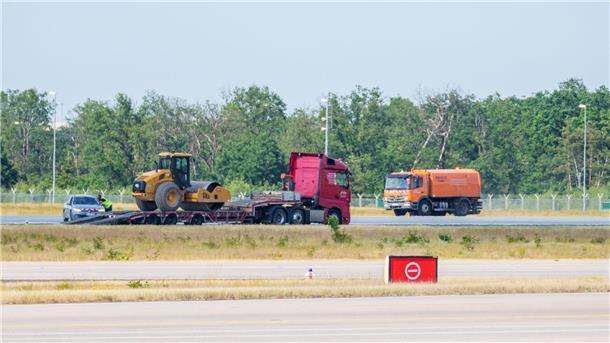 Bereits nach wenigen Betriebsstunden musste eine frisch sanierte Landebahn auf dem Frankfurter Flughafen kurzzeitig wieder geschlossen werden.