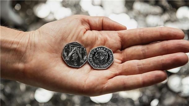 Bereits zum zweiten Mal ziert ein Motiv mit König Charles III. eine britische 50-Pence-Münze.