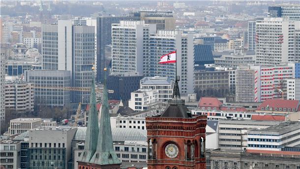 Vor der Berlin-Wahl: CDU baut Vorsprung in Umfragen aus Berlin wählt am 12. Februar ein neues Landesparlament weil die letzte Abstimmung ungültig war. Vom Ergebnis hängt ab, ob Franziska Giffey Regierende Bürgermeisterin bleibt.