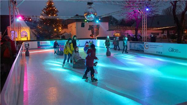 Cuxhavener Kaufleute kritisieren Vergabe des Weihnachtsmarkts scharf Besonders um eine Eisbahn geht es bei der aktuellen Weihnachtsmarkt-Debatte.