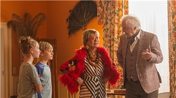 Beste Freunde: Laura (Klara Nölle, l-r), Max (Lucas Herzog), Vera (Uschi Glas) und Kilian (Günther Maria Halmer).