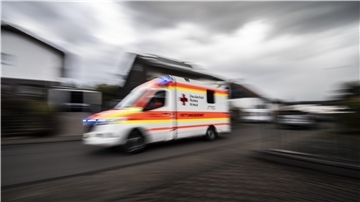 Besteht Gefahr für Leib und Leben, so ist der Notruf 112 zu wählen. Dann rückt der Rettungswagen aus. Doch in rund einem Drittel der Fälle liegt kein Notfall vor.