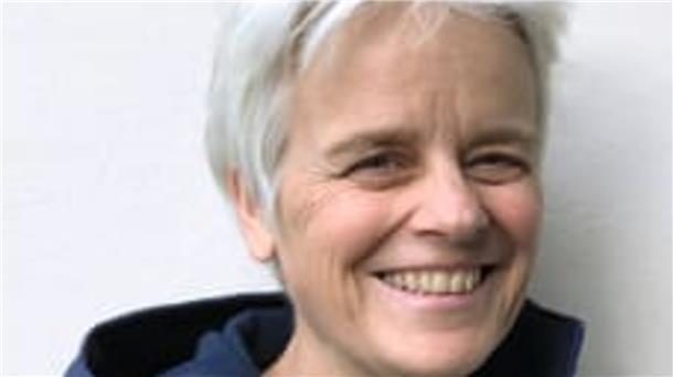 Bestseller-Autorin Ulrike Herrmann stellt im Pferdestall Bremerhaven ihr Buch „Das Ende des Kapitalismus“ vor.