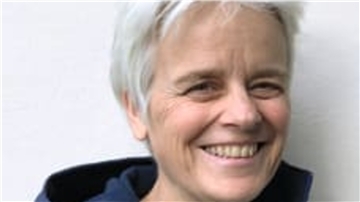 Bestseller-Autorin Ulrike Herrmann stellt im Pferdestall Bremerhaven ihr Buch „Das Ende des Kapitalismus“ vor.