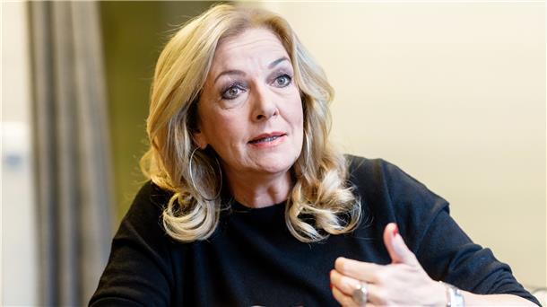 Bettina Tietjen spricht im Interview über ihren beruflichen Werdegang und Familiäres.