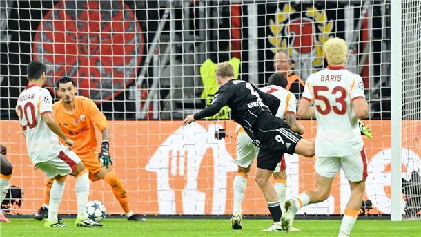 Perfektes Königsklassen-Debüt: Burkardt auf Völlers Spuren Bewies erstmals in dieser Saison seinen Torriecher: Jonathan Burkardt.